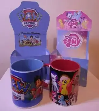 Mugs de Color Personalizados con Estampados Vibrantes